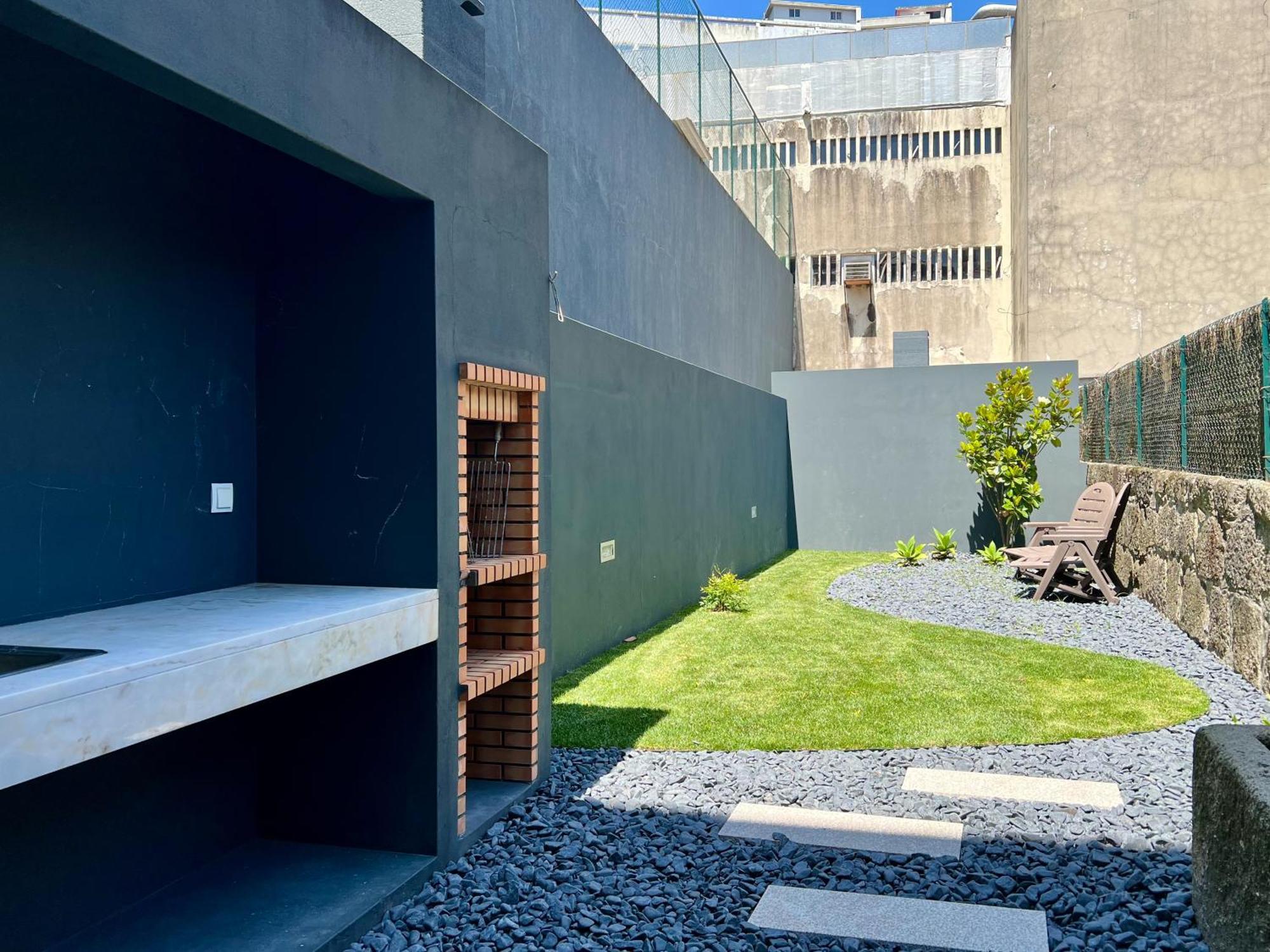Apartment Light-filled With Garden • Downtown Porto